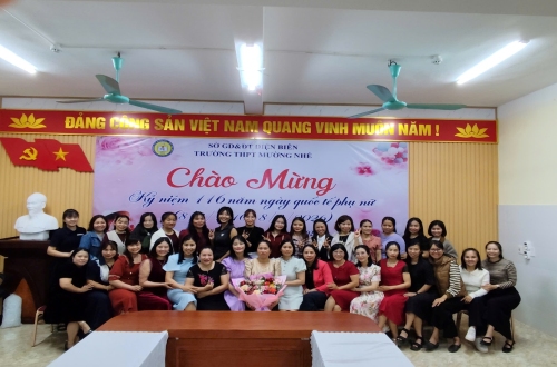 Chương trình kỷ niệm Ngày Quốc tế Phụ nữ 8/3 ấm áp tại ngôi trường vùng biên cương