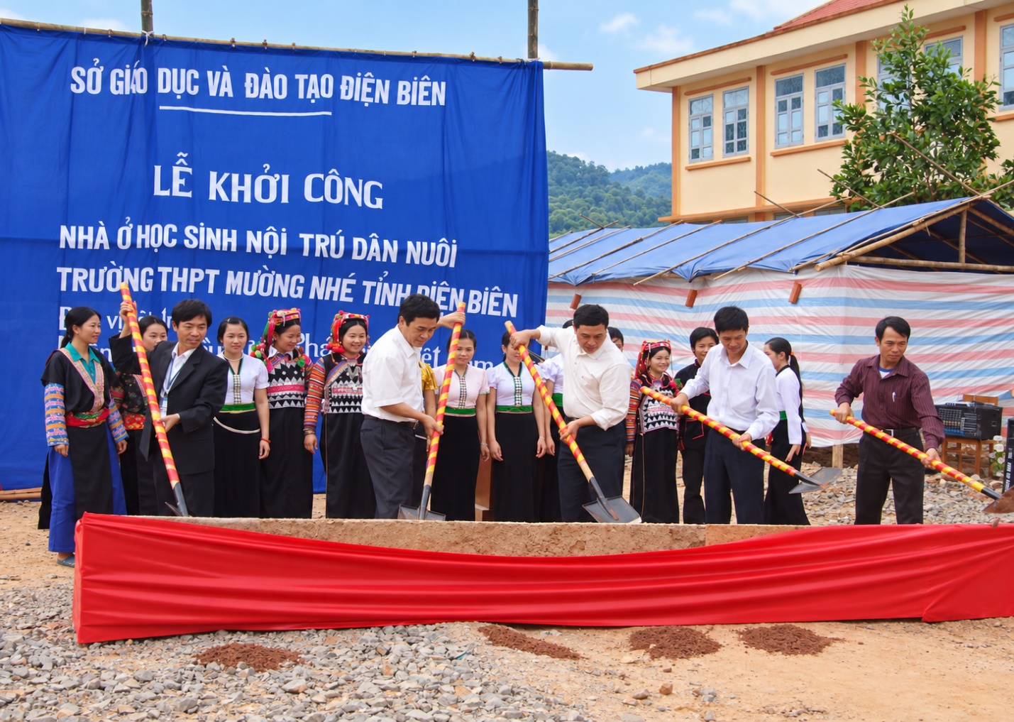 THPT Mường Nhé tuổi 20 - Ngôi trường nâng niu bước chân tôi